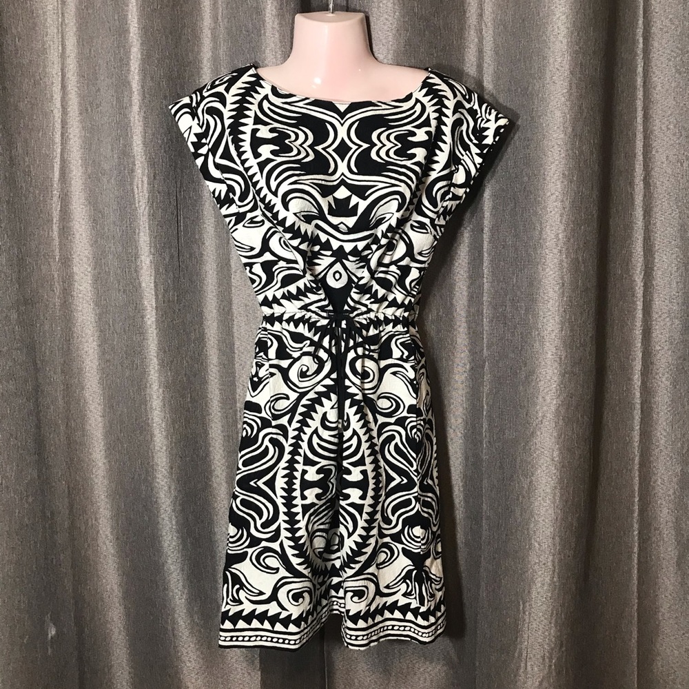 Iroo Black White Aztec Design Sleeveless Dress